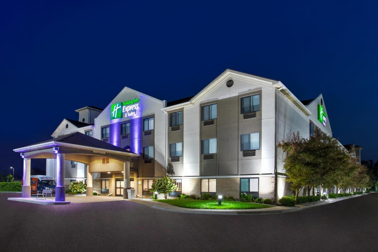 Holiday Inn Express Hotel & Suites - Belleville Area By Ihg Exterior photo